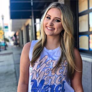 Meet your Posher, Caroline